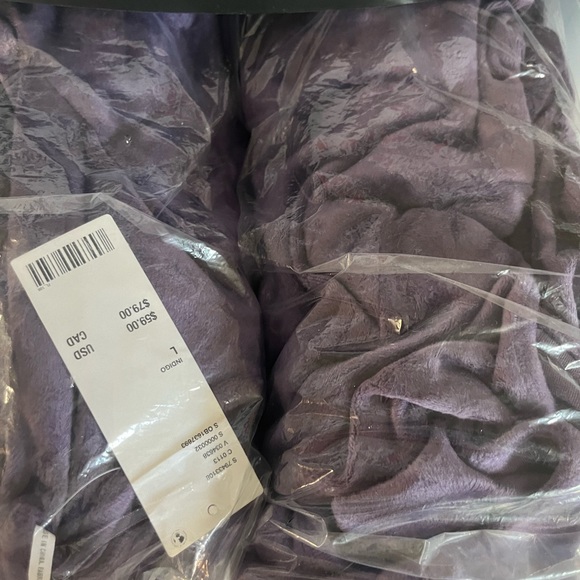 #21 NWT URBAN OUTFITTERS OUT FROM UNDER ARIA VELOUR TANK TOP AND SHRUG SET - Picture 5 of 7